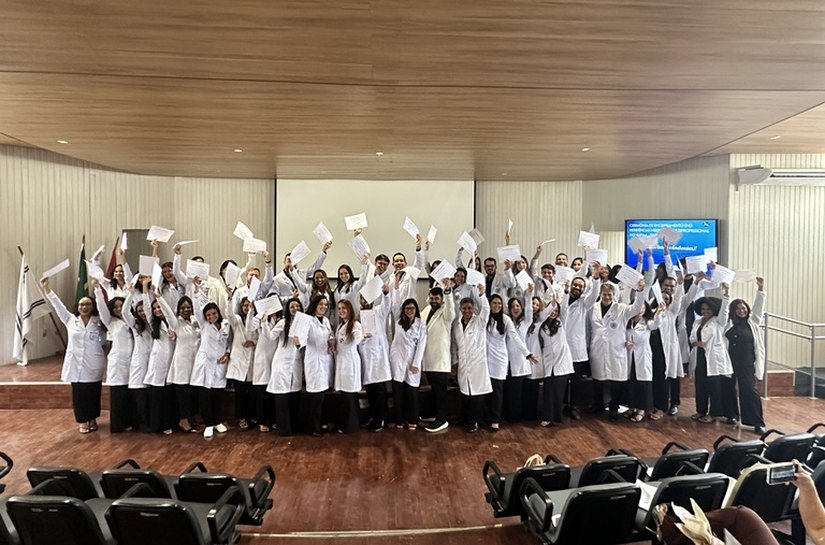 HUPAA entrega à sociedade alagoana 71 novos especialistas