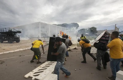 Moraes abre prazo para alegações do Núcleo 2 dos atos golpistas