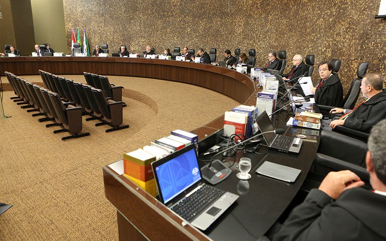 Pleno nega revisão criminal e acusado de matar modelo vai a júri
