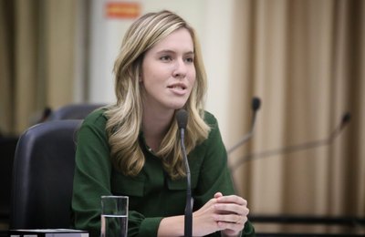 Cibele Moura alerta para aumento de casos de sexualização infantil na internet e defende leis mais rígidas