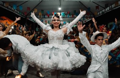 Caravana do Forró 2026 levou apresentações de quadrilhas juninas e shows ao Povoado Chã da Imbira