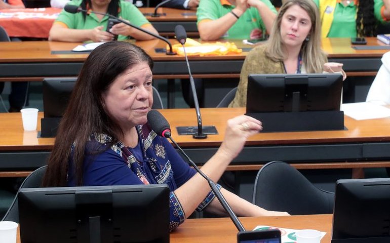 CCJ aprova licença-maternidade para atletas, inclusive em caso de guarda judicial e adoção