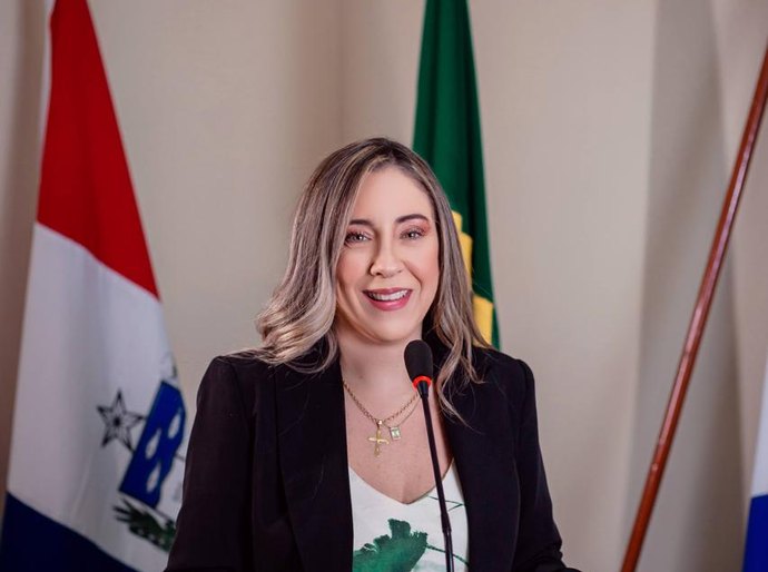 Carol Magalhães desponta como nova força política no Sertão com apoio de Arthur Lira e legado de Edson Magalhães