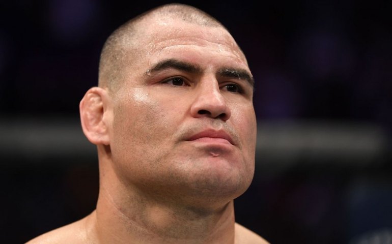 Justiça define fiança para ex-campeão do UFC preso por tentativa de homicídio