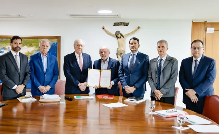 Presidente Lula assina projeto de lei antifacção e envia proposta ao Congresso Presidente Lula assina projeto de lei antifacção e envia proposta ao Congresso