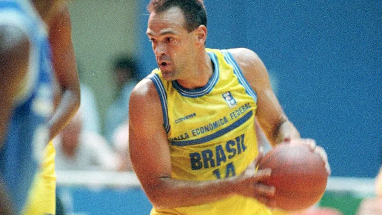 Oscar Schmidt fez aparições em novelas e interagiu com elenco; veja participações