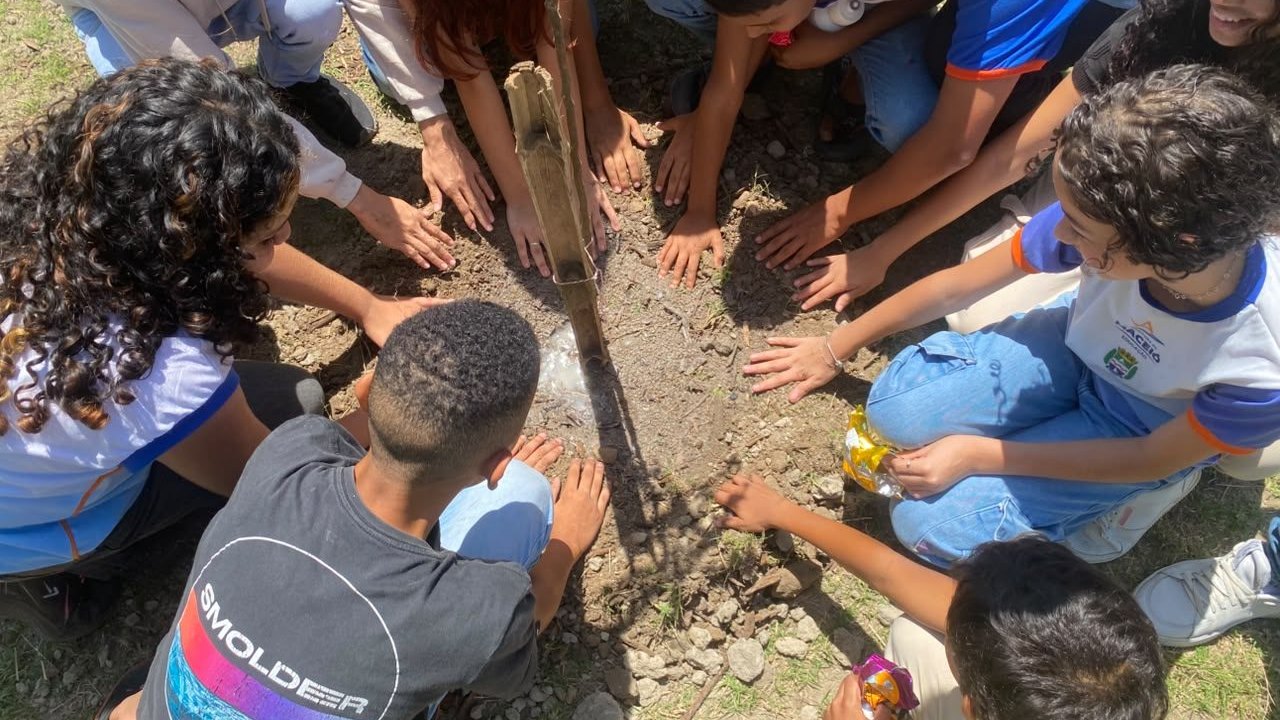 Alurb leva Projeto Arborizar é Massa para alunos de escola do Salvador Lyra