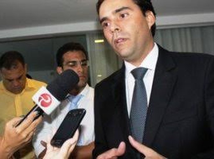 Presidente da Câmara determina desconto nos salários dos servidores que não justificarem faltas