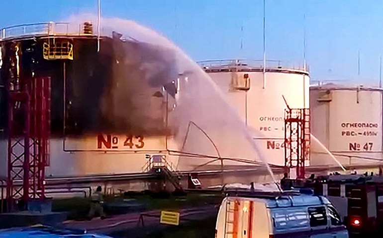 Estatal da Líbia declara emergência máxima em refinaria, após conflitos provocarem incêndio