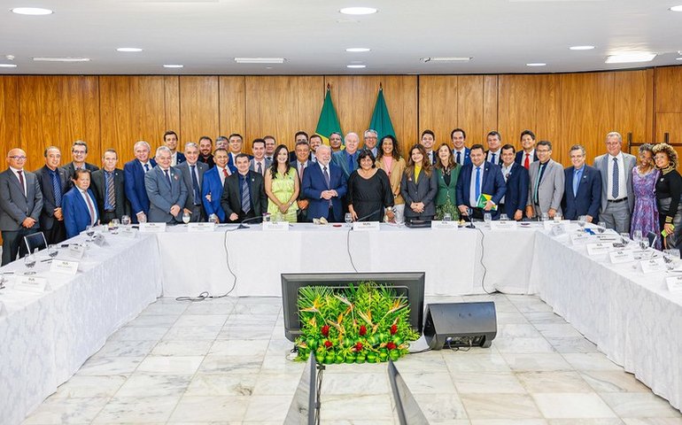 Presidente Lula fortalece parceria com municípios em reunião com CNM