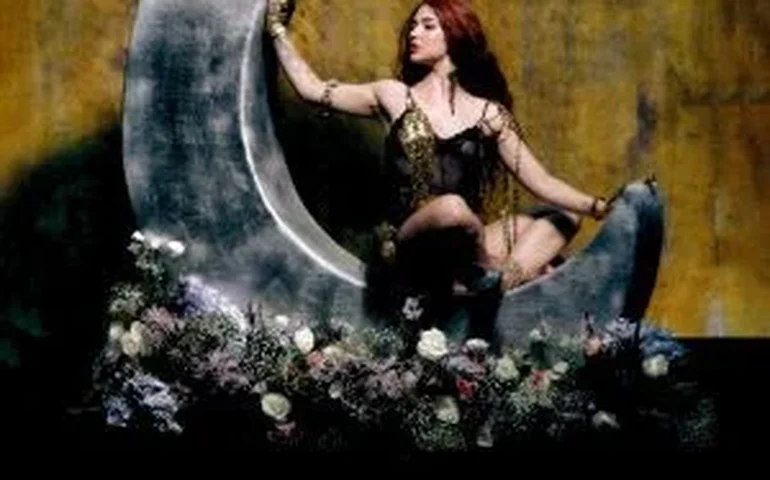 Giana Mello apresenta 'Vícios do Interior', álbum que revela as camadas emocionais e artísticas de sua nova fase