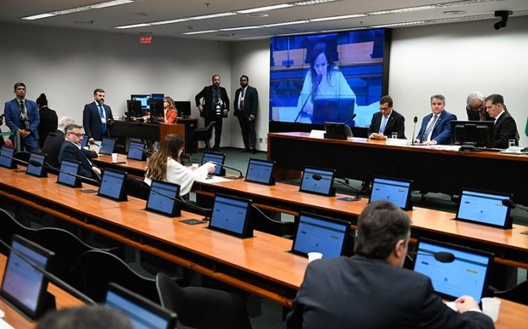 CAS: venda de medicamentos em supermercados volta à pauta na próxima semana