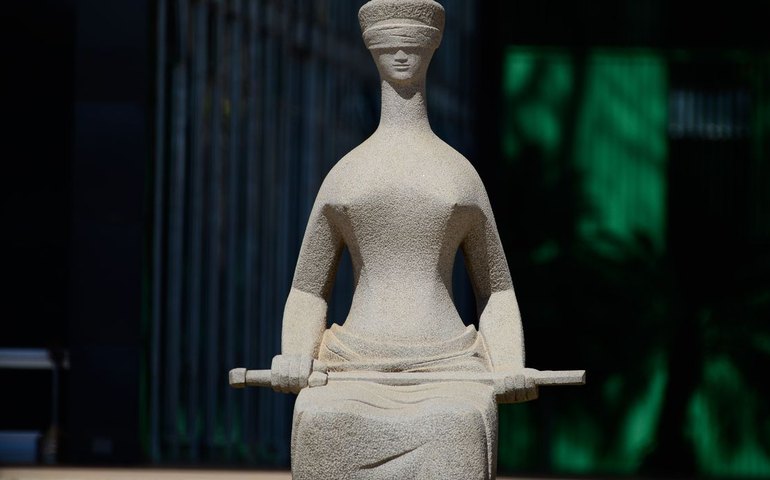 Ministros do STF são hostilizados por manifestantes bolsonaristas em NY