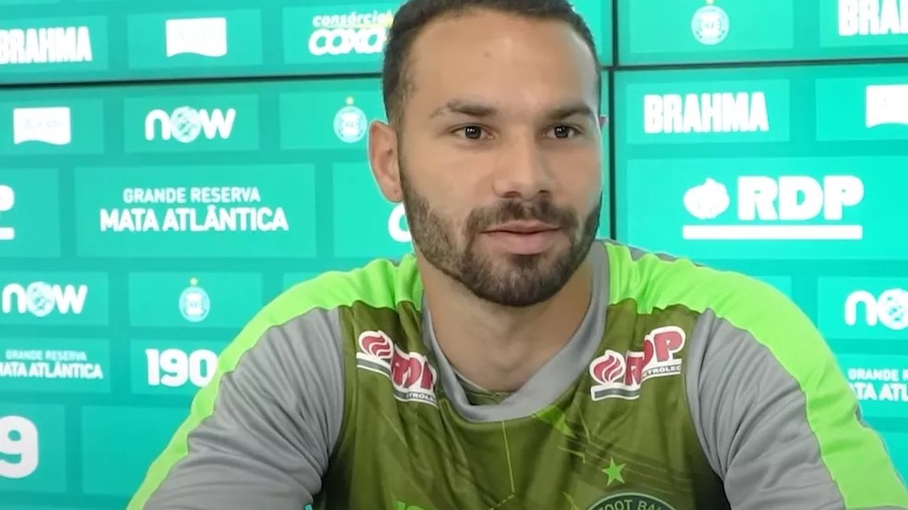 Guarani anuncia atacante Edson Carioca, que estava no Azuriz-PR, para a Série B