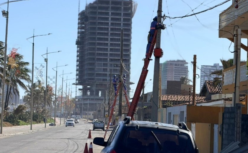 Projeto “Poste Limpo” avança em Maceió e remove fiação obsoleta de grandes avenidas