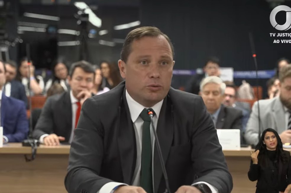 STF revoga prisão de Mauro Cid; ex-ajudante de Bolsonaro será ouvido pela PF