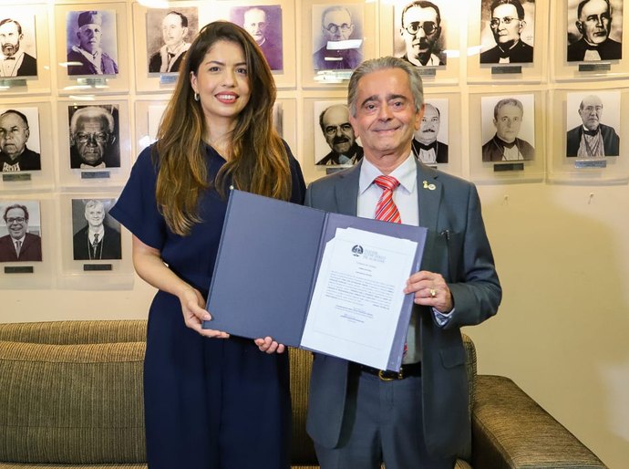 Presidente Fábio Bittencourt empossa nova consultora-geral do TJAL