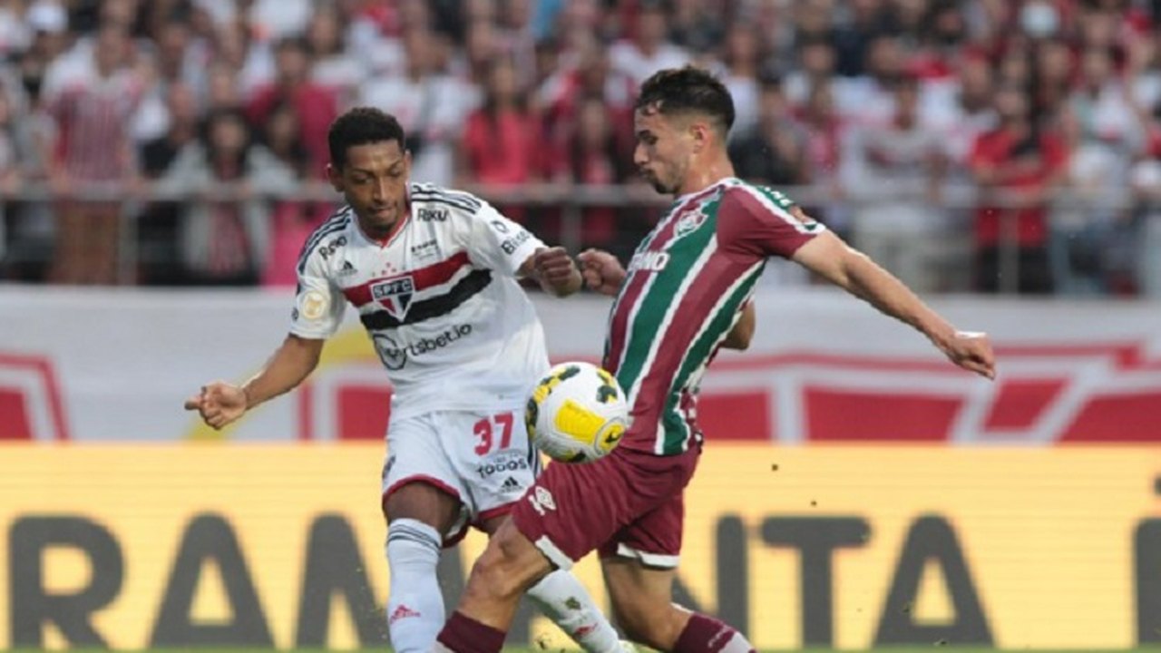 São Paulo e Fluminense empatam em jogo com primeiro tempo eletrizante