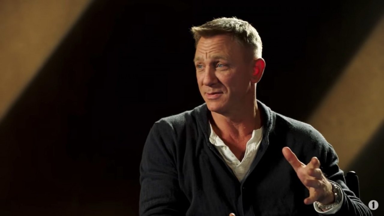 Daniel Craig é condecorado com a mesma ordem recebida por James Bond