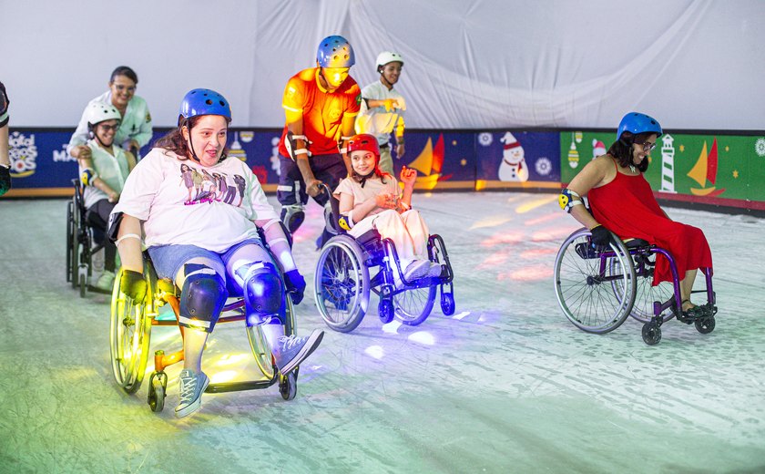 Público PCD aproveita pista de patinação no Parque do Centenário