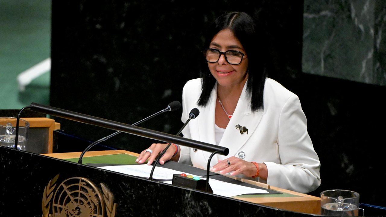 Delcy afirma que eleições na Venezuela ocorrerão 'no momento correto' e agradece a Trump na ONU