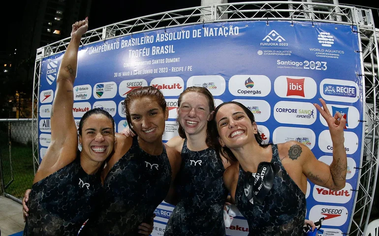 Revezamento 4x200 metros feminino alcança índice para o Mundial no Troféu Brasil