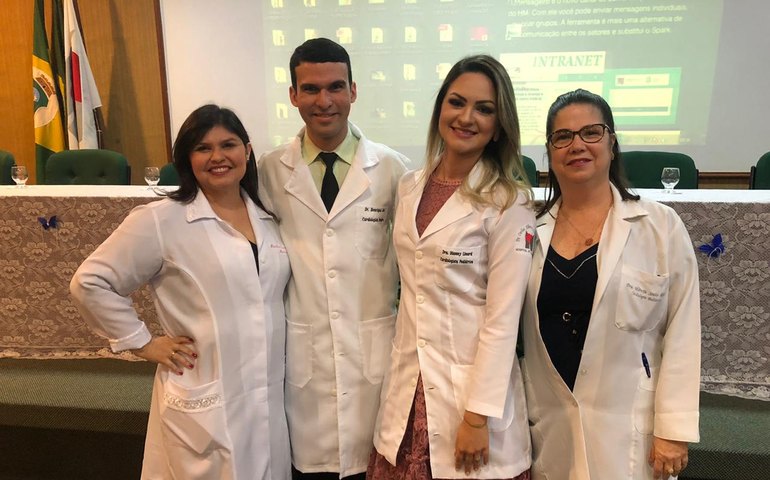 Médica alagoana Márcia Souto maior é homenageada pelos residentes do Messejana