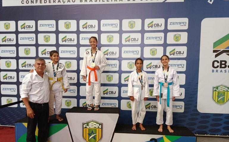 Estudantes da rede estadual brilham no Campeonato Brasileiro Regional de Judô
