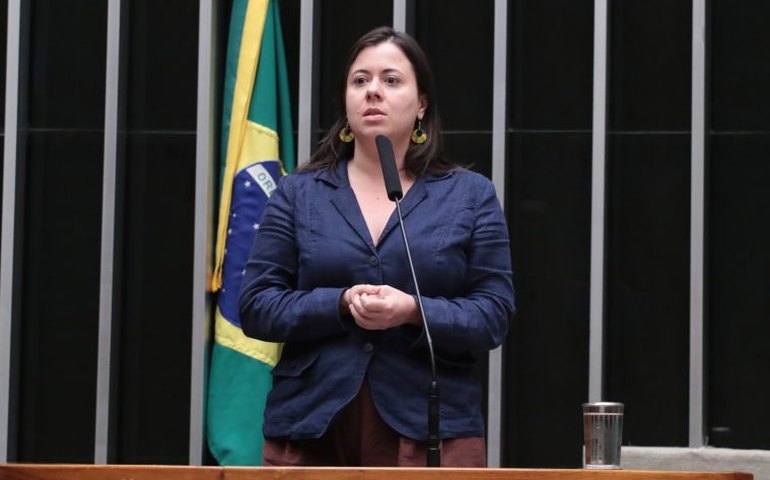 Comissão aprova proposta que veda divulgação de salário de servidora vítima de violência doméstica
