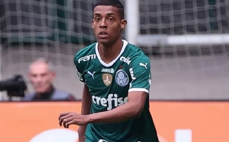 Vanderlan comemora primeiro dérbi no profissional e elogia postura do Palmeiras