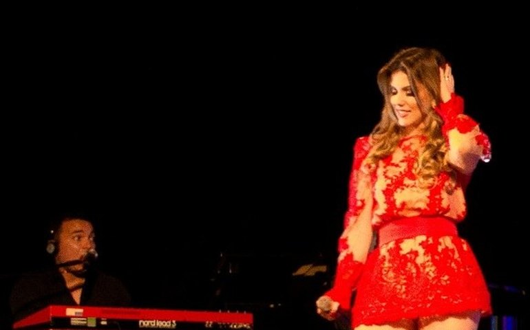 Millane Hora interpreta clássicos do forró no Teatro Deodoro