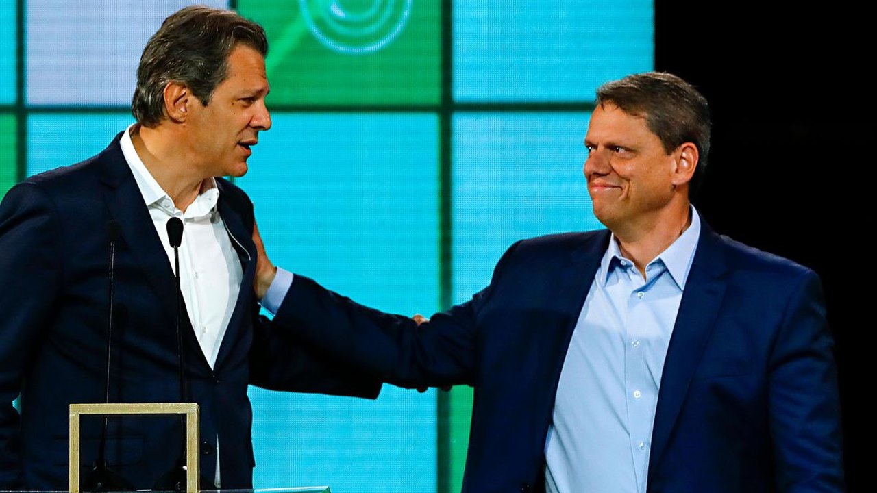 Debate: Consignado do Auxílio entra no alvo e Tarcísio usa discurso de Bolsonaro