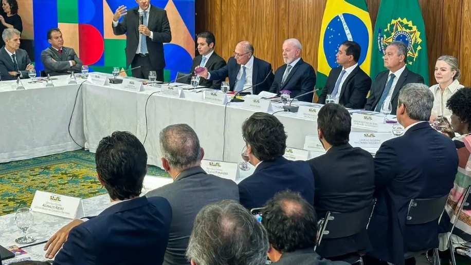 Lula entrega projeto de isenção de IR para quem ganha até R$ 5 mil