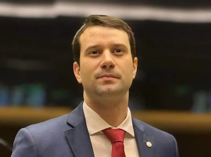 Deputado Daniel Barbosa comemora aprovação do fim da escala 6x1 no Senado