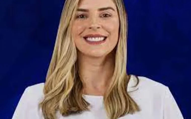 Antônio Albuquerque se licencia e Sâmea Mascarenhas assume vaga de deputada estadual