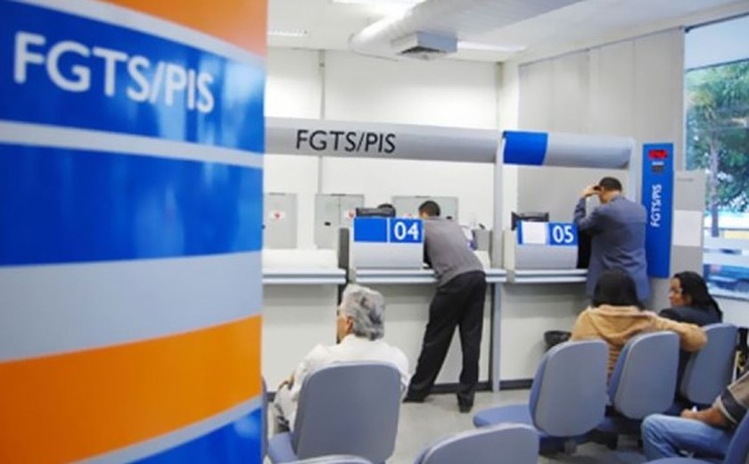 Caixa libera abono salarial para nascidos em novembro e dezembro