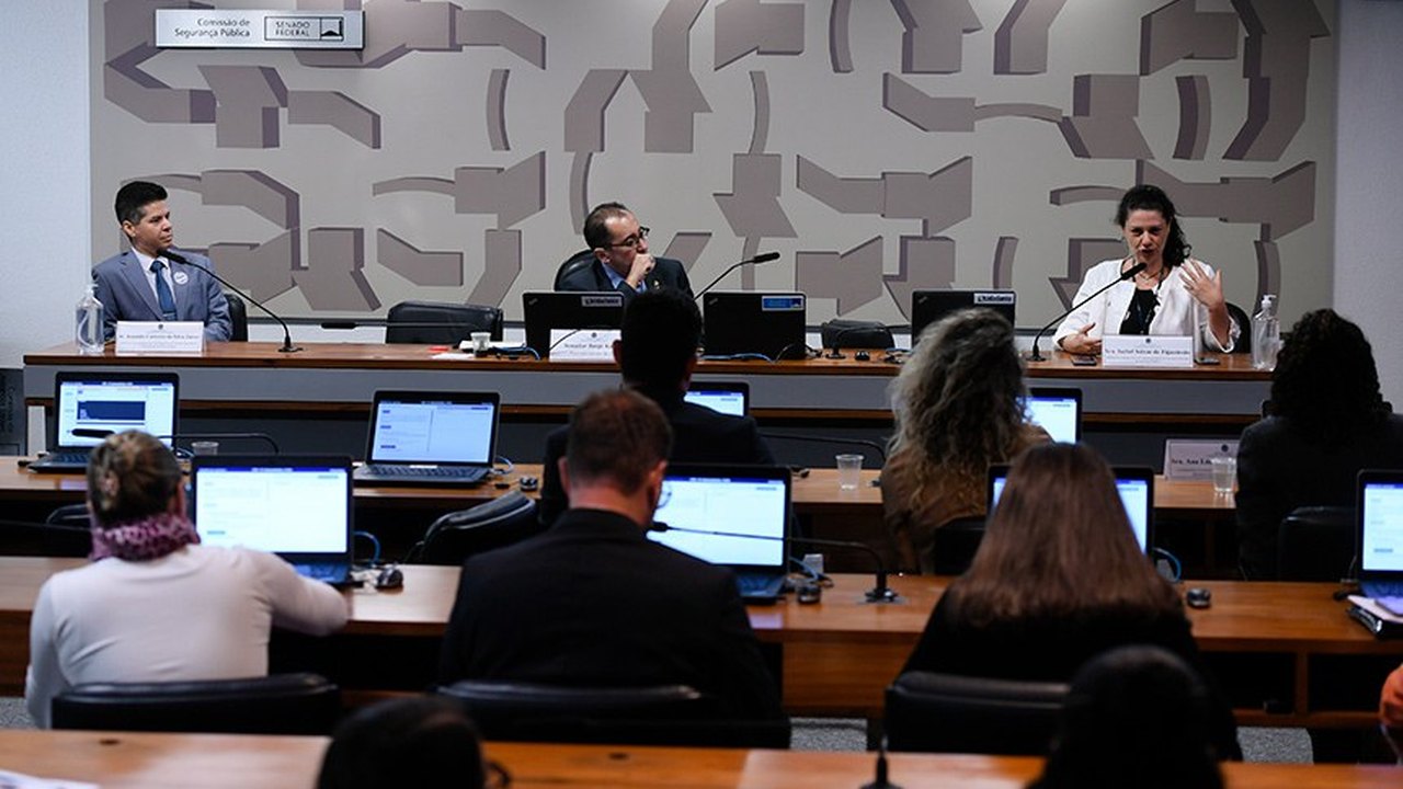 Ampliação da coleta de DNA de condenados causa controvérsia