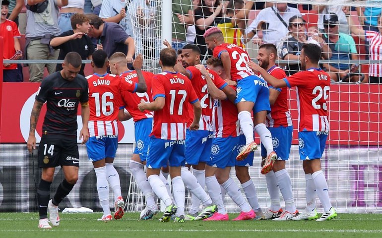 Barcelona leva virada do Girona e Real Madrid conquista o Campeonato Espanhol