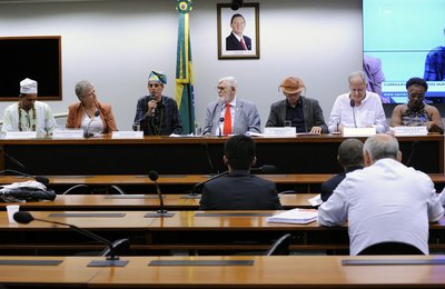 Religiosos e educadores propõem ensino sobre Estado laico nas escolas