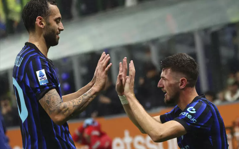 Internazionale bate Fiorentina e aumenta crise no rival