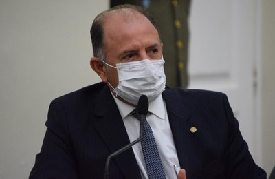 Antonio Albuquerque defende funcionamento de igrejas e templos durante a quarentena