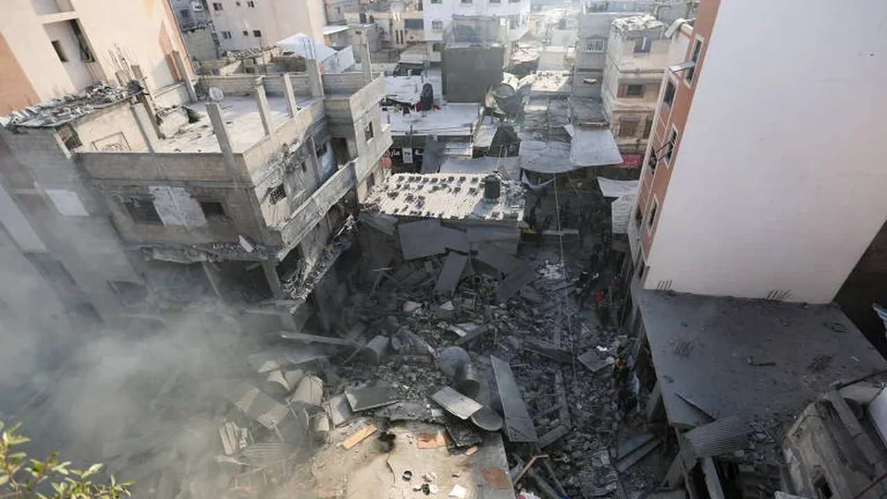 Novos ataques aéreos israelenses no sul de Gaza matam pelo menos 10