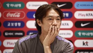 Hong Myung-Bo foi tratado como o principal culpado pela eliminação