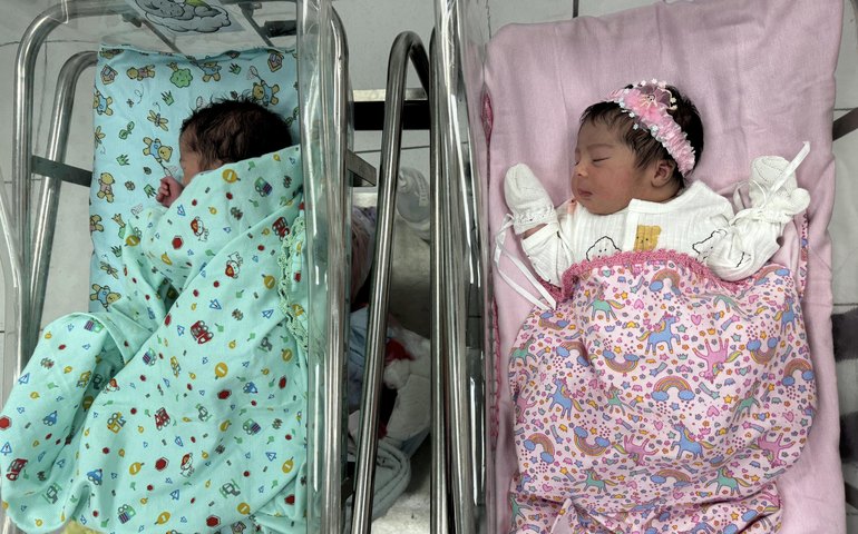  Mãe relata emoção do nascimento de gêmeos no Hospital da Mulher 