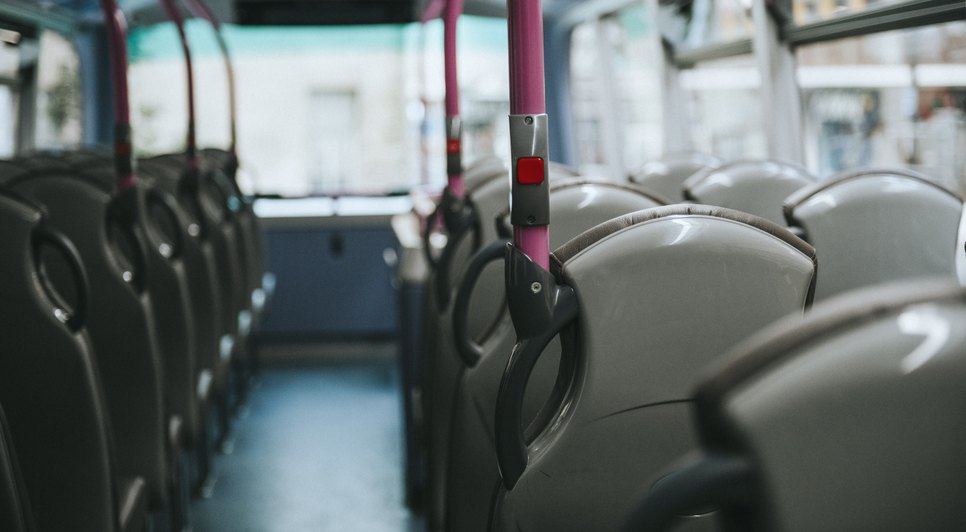 Motorista de ônibus escolar é acusado de oferecer dinheiro e tentar beijar adolescente em Estância / Foto: Foto: Freepik/Arquivo