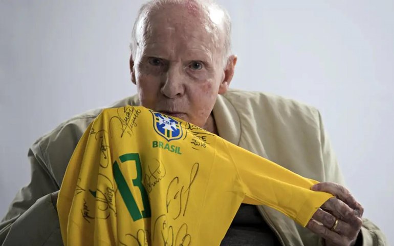 Zagallo: morre o homem, nasce o mito!