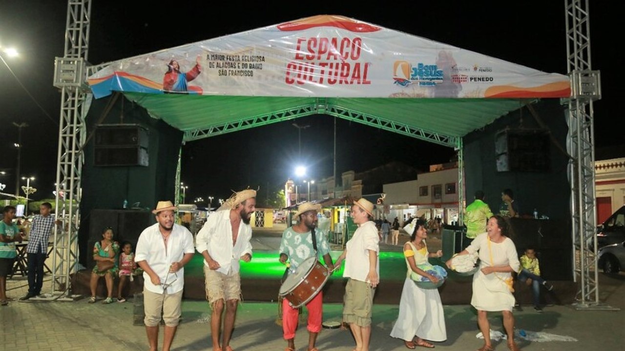 Exposição, folclore e teatro abrem programação cultural do Bom Jesus em Penedo