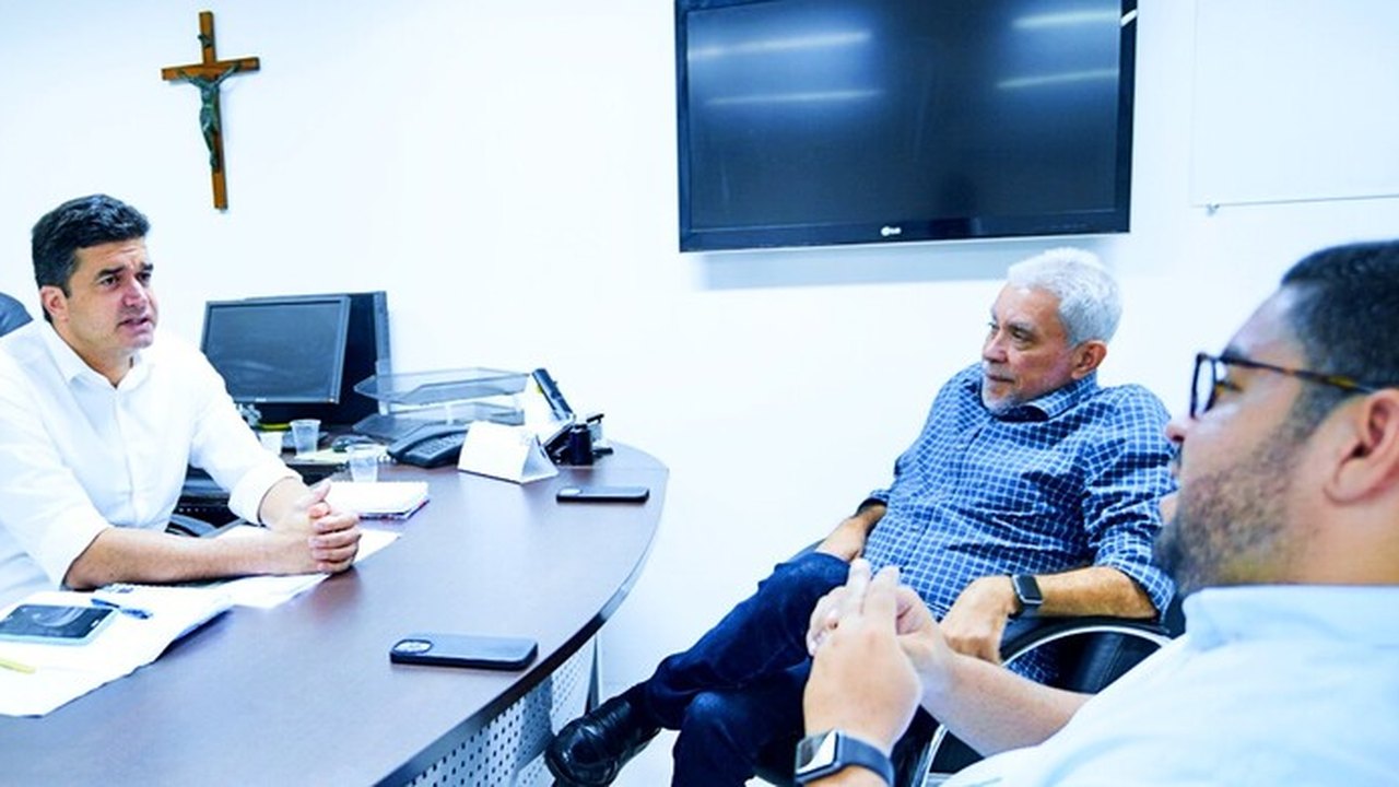 Prefeito se reúne com secretários estaduais e trata de pautas estratégicas para Viçosa
