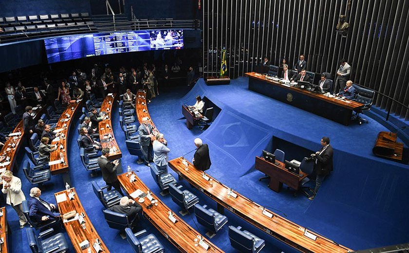 Senado adia para próxima semana votação do projeto que aumenta número de deputados
