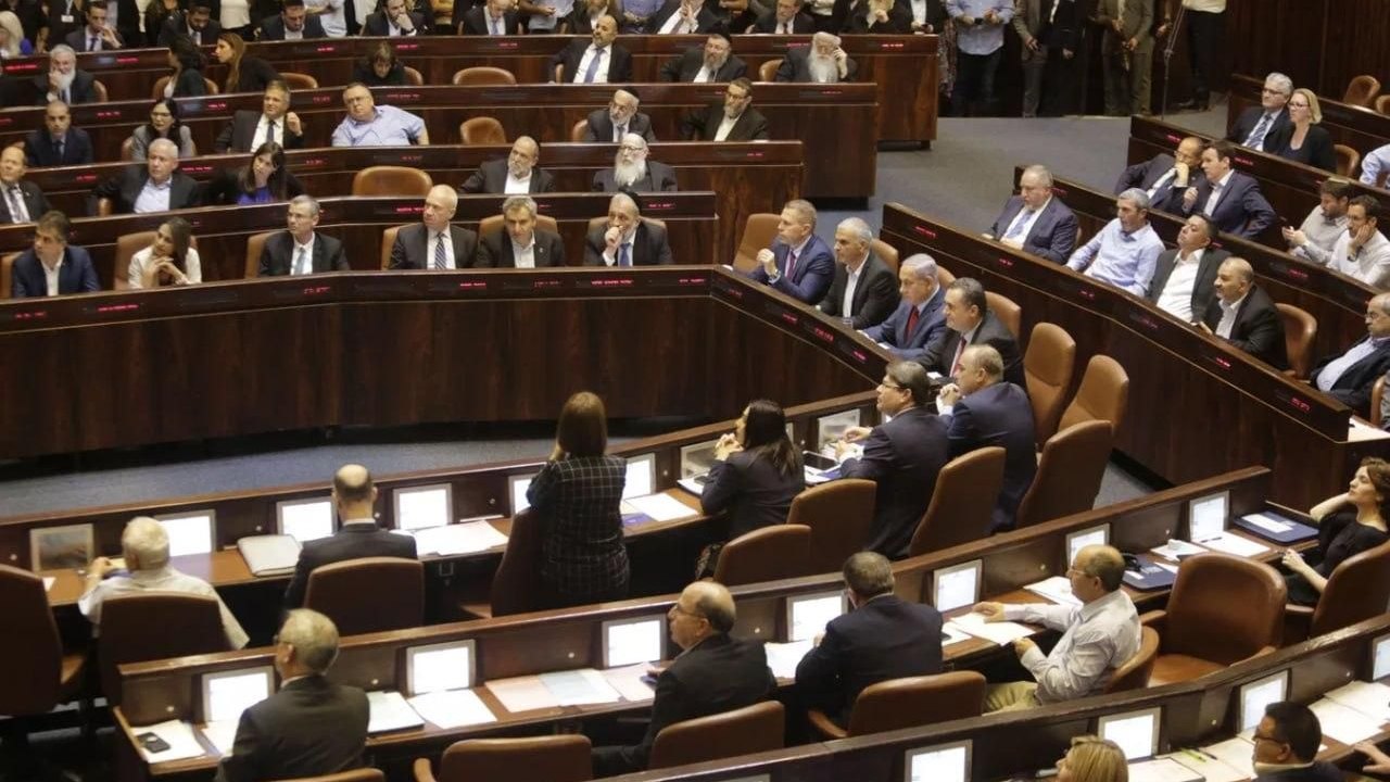 Apoio a Netanyahu divide sociedade israelense, afirma especialista